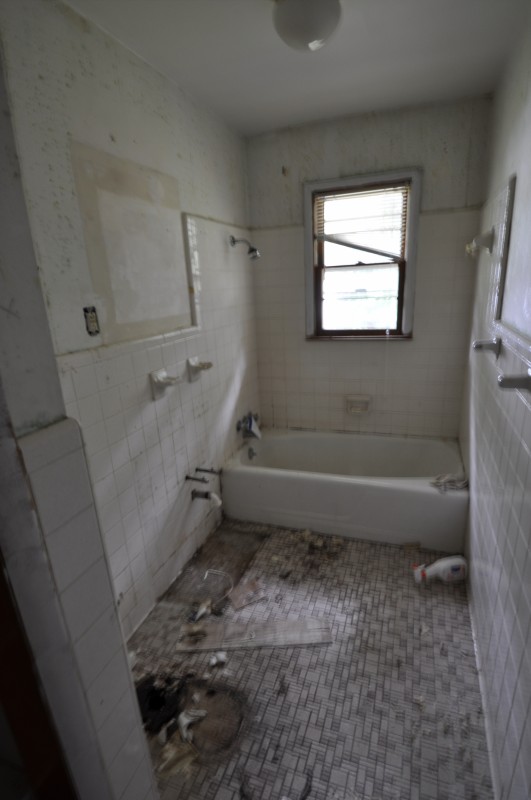 Before Renovations: Full bathroom #2 